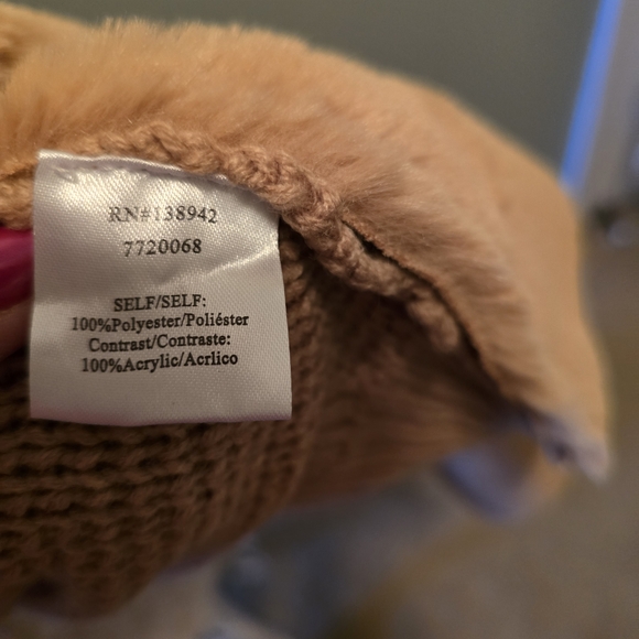 Cozy Tan Teddy Jacket with Faux Fur Collar - Picture 4 of 7